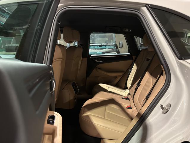 PORSCHE Macan 2.0