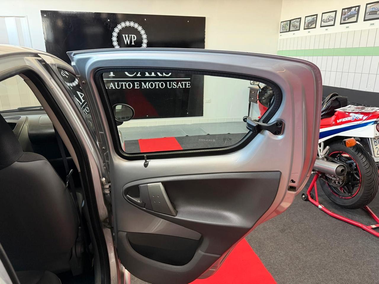 Toyota Aygo 1.0 12V VVT-i 5 porte Sol