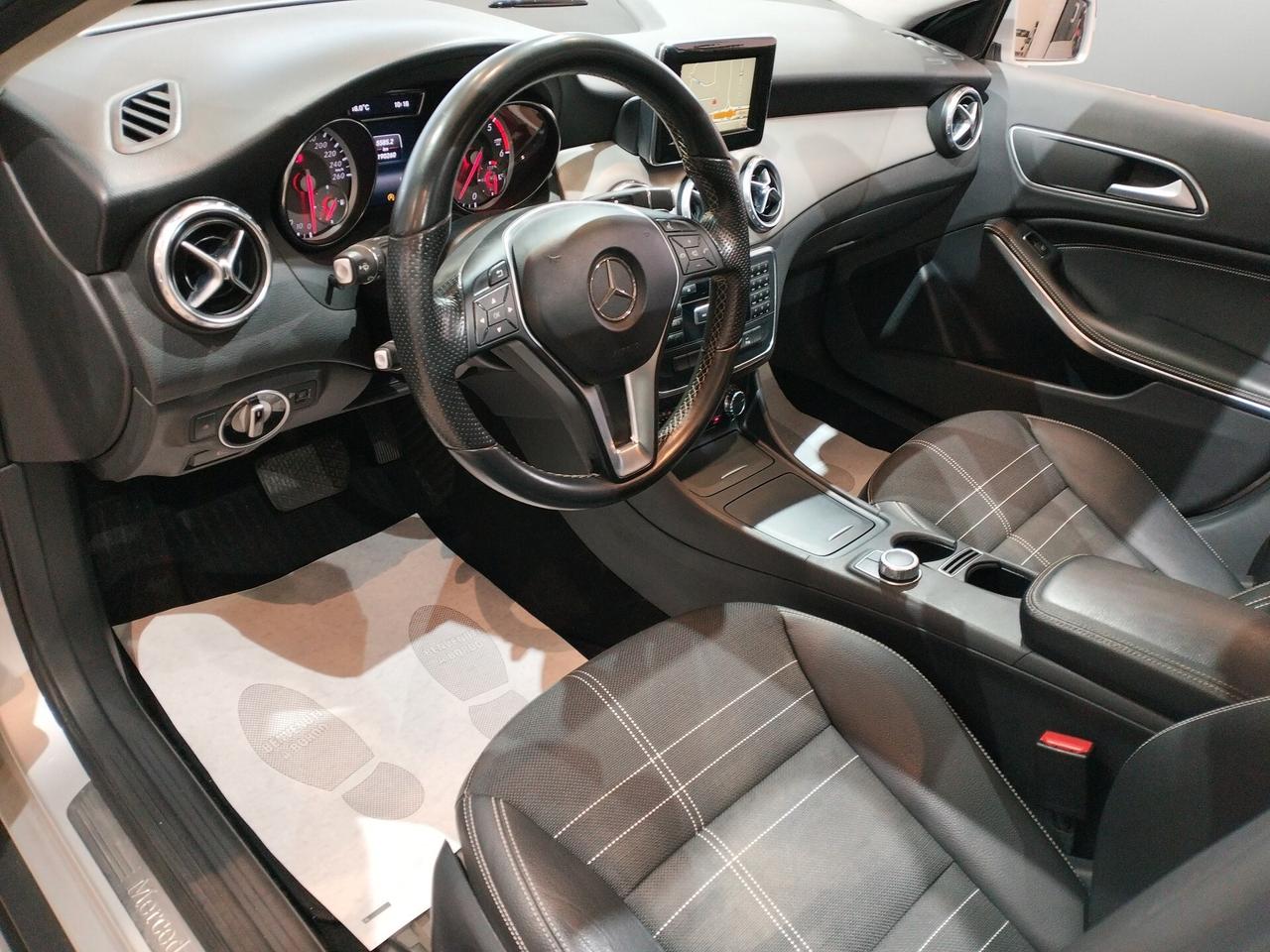 Mercedes-Benz GLA 220 d Sport 170cv auto *TETTO APRIBILE*