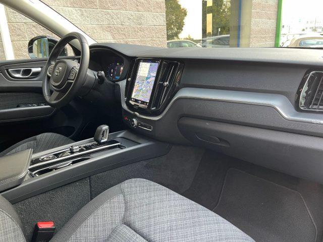 VOLVO XC60 2.0 B4 AWD AUTOMATICA CERCHI DA 19" FARI FULL LED