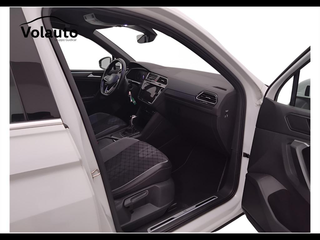 VOLKSWAGEN Tiguan II 2021 - Tiguan 1.5 tsi R-Line 150cv dsg