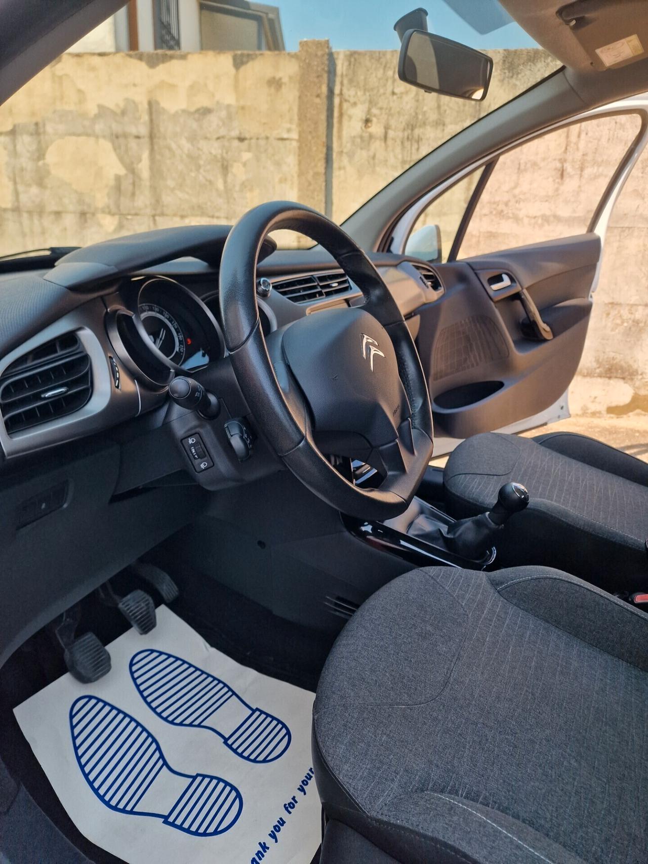 Citroen C3 PureTech 82 Feel Edition distb ok!!