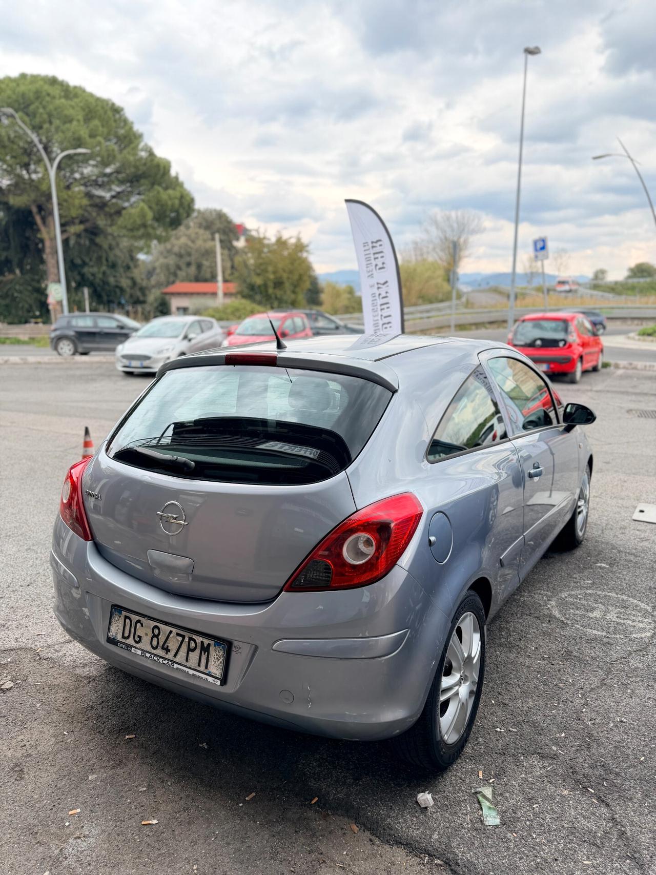Opel Corsa 1.2 3 porte Club