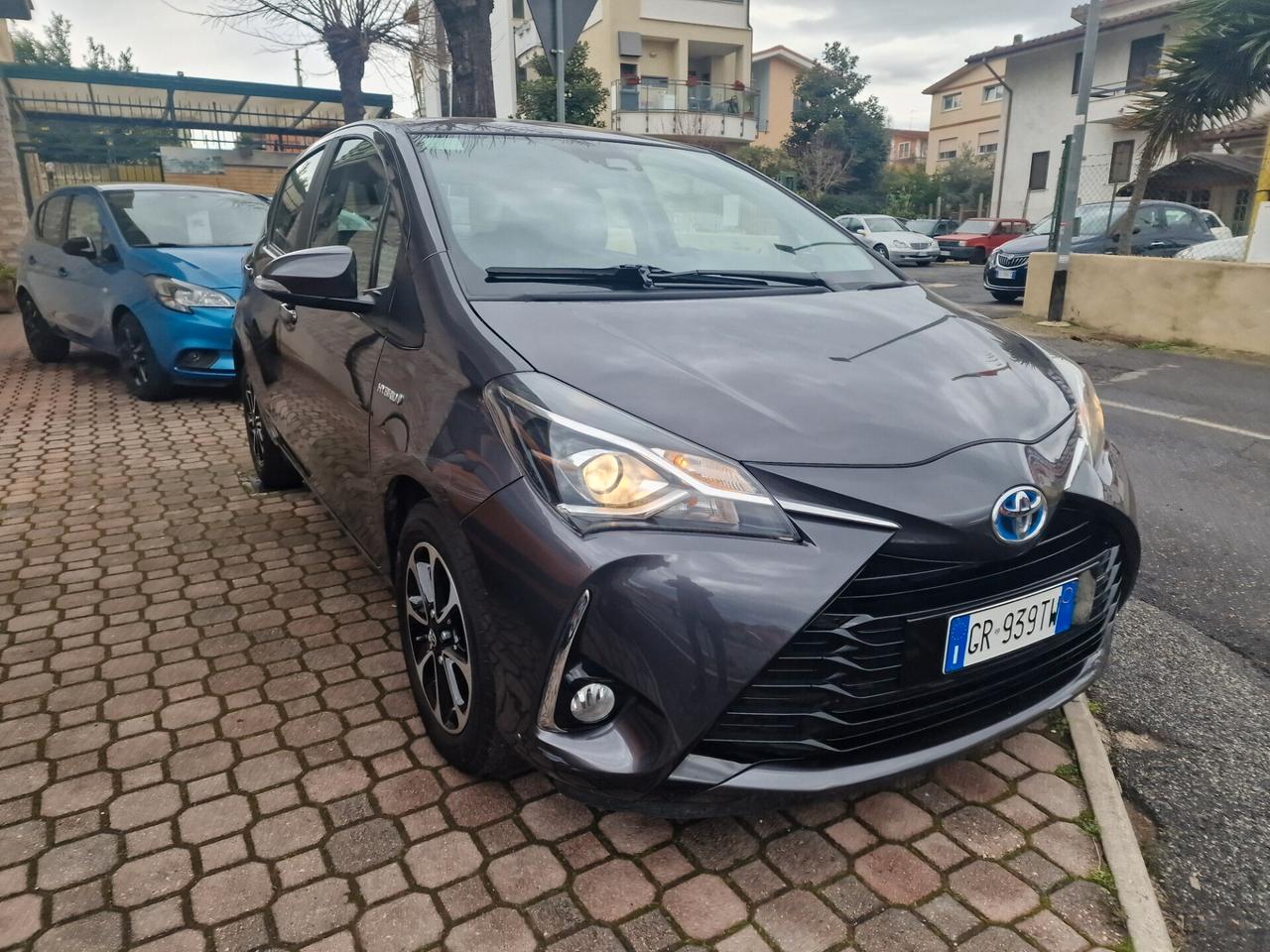 Toyota Yaris 1.5 Hybrid 5 porte Lounge