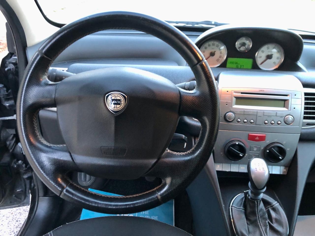 Lancia Ypsilon 1.2 Momo Design 60CV