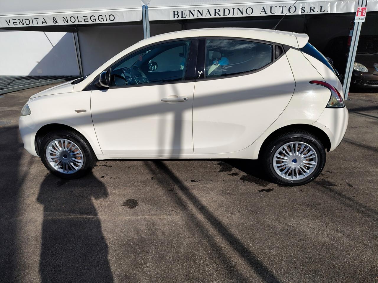 Lancia Ypsilon 0.9 TwinAir 85 CV 5 porte Metano Ecochic Elle