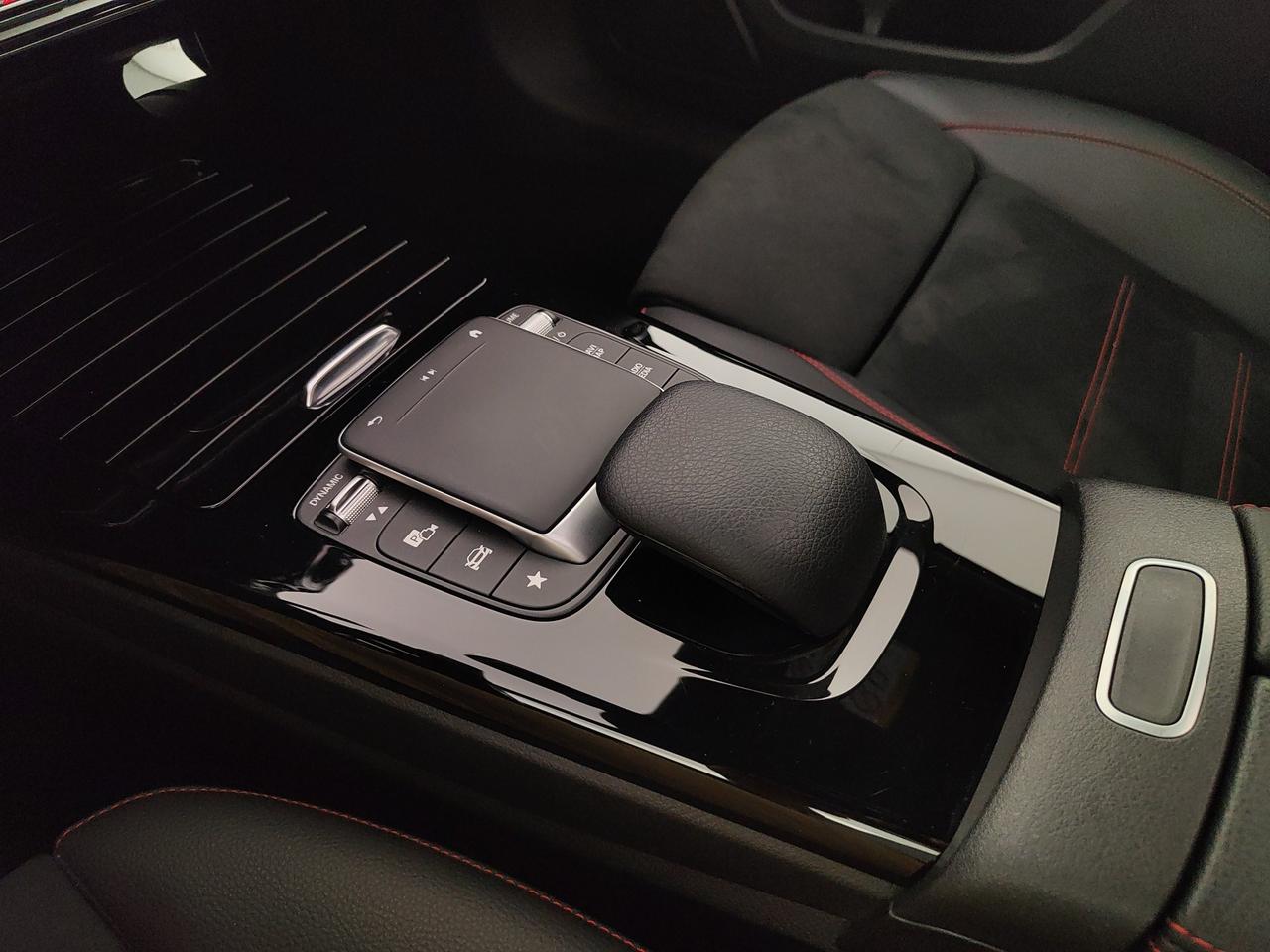 Mercedes-Benz A 200 Premium auto