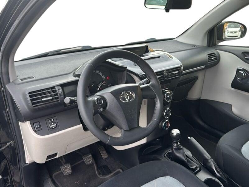 Toyota iQ 1.0 VVT-i Active