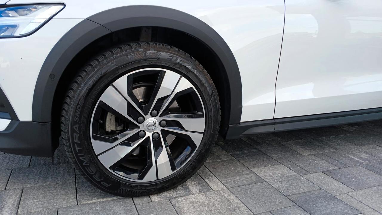 Volvo V60 Cross Country B4 (d) AWD automatico Core