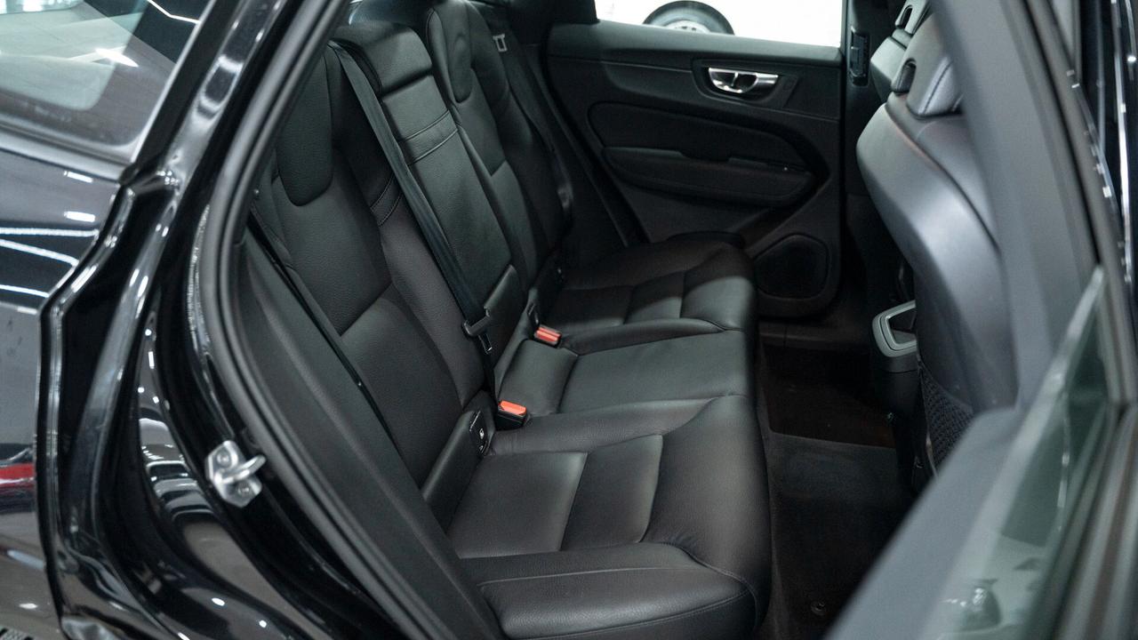 Volvo XC 60 XC60 B4 2.0 AWD GEARTRONIC BUSINESS PLUS PELLE LED NAVI FULL OPTIONAL