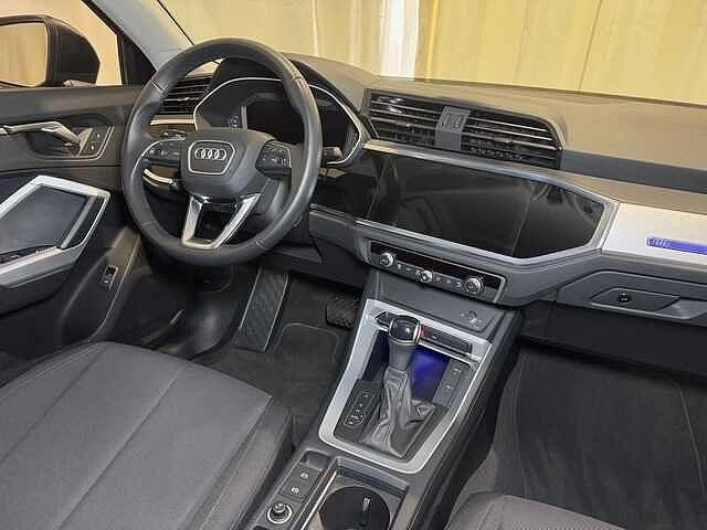 Audi Q3 35 TDI S tronic Identity Black