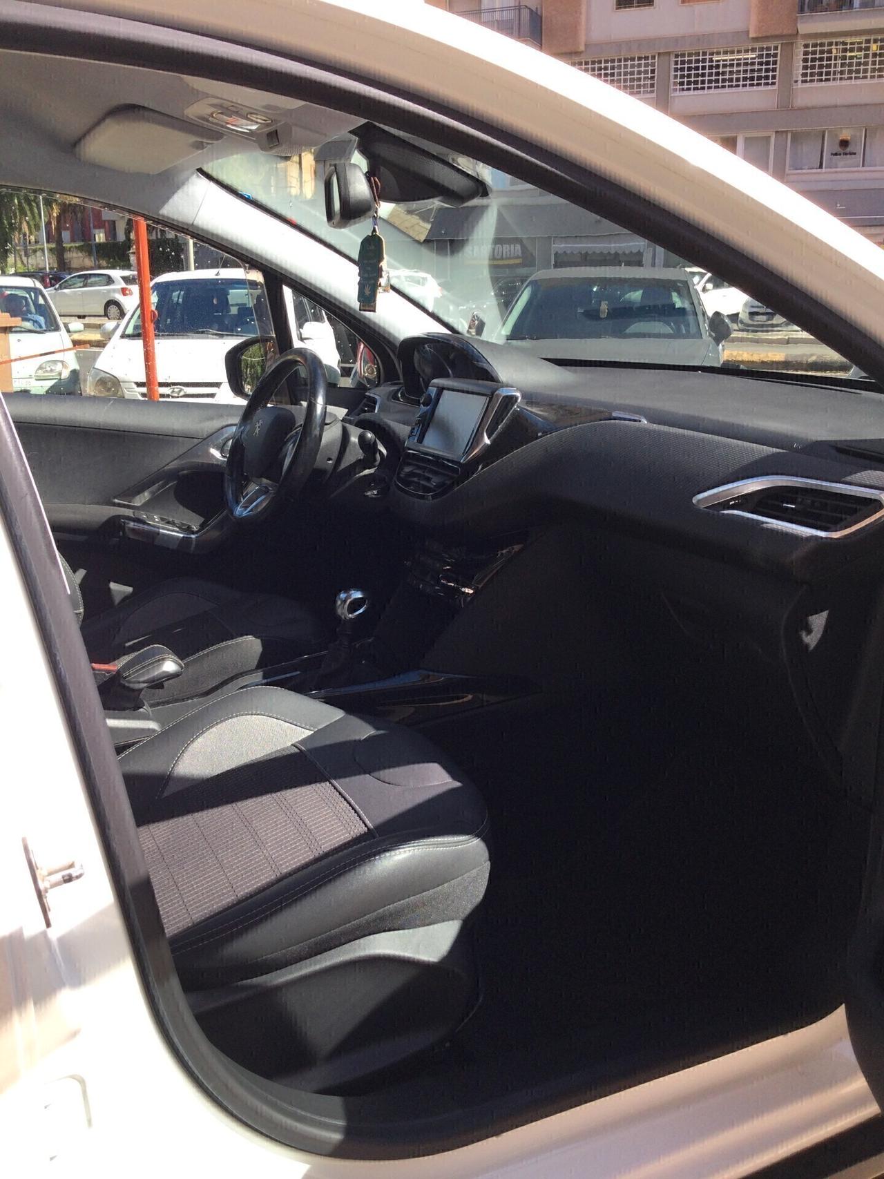 Peugeot 2008 BlueHDi 100 S&S Allure