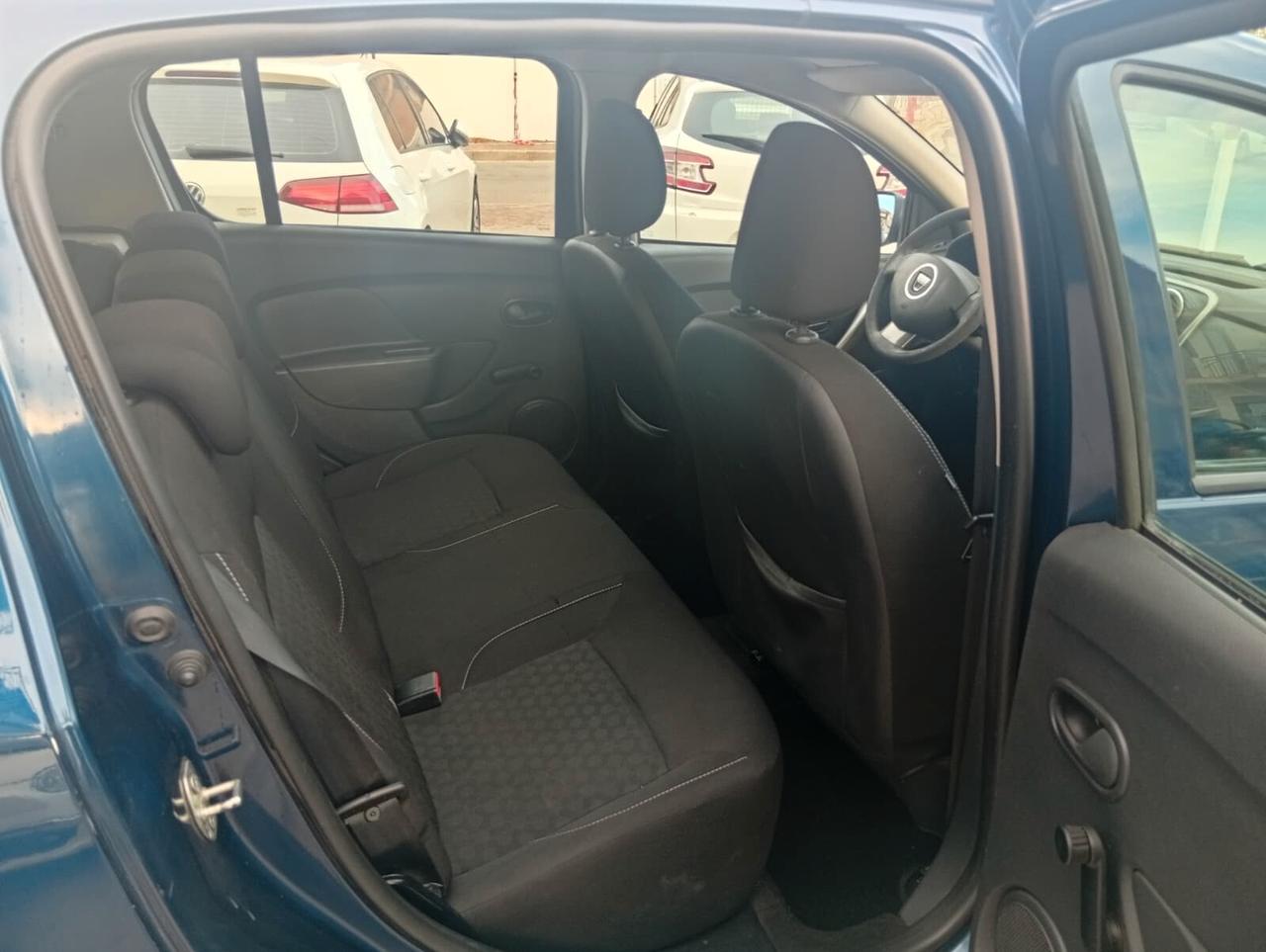 Dacia Sandero 900cc gpl con 12 mesi di garanzia-2016