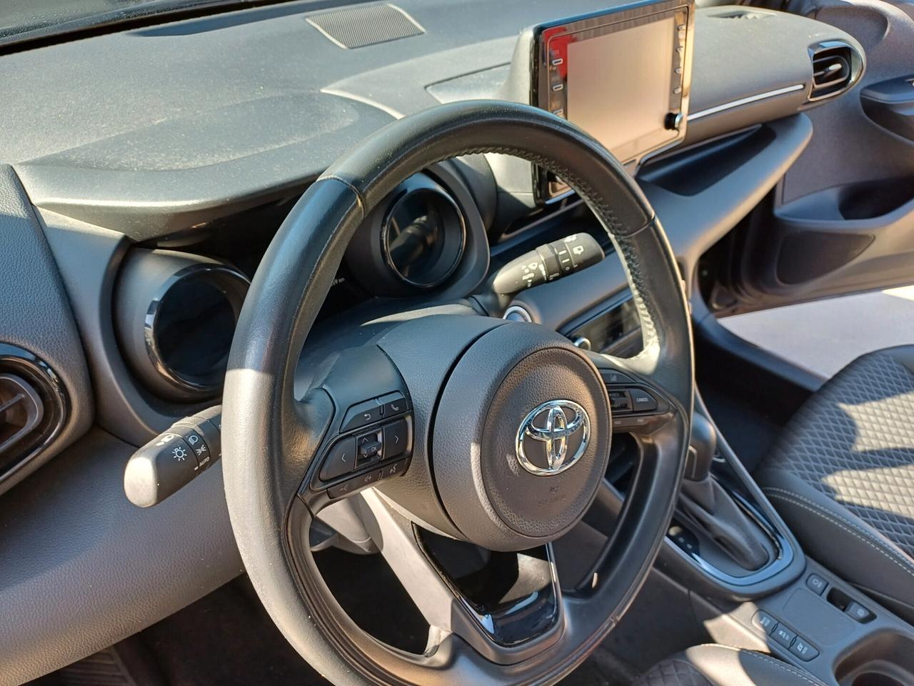Toyota Yaris 1.5 Hybrid 5 porte Lounge(TETTO PANORAMICO)