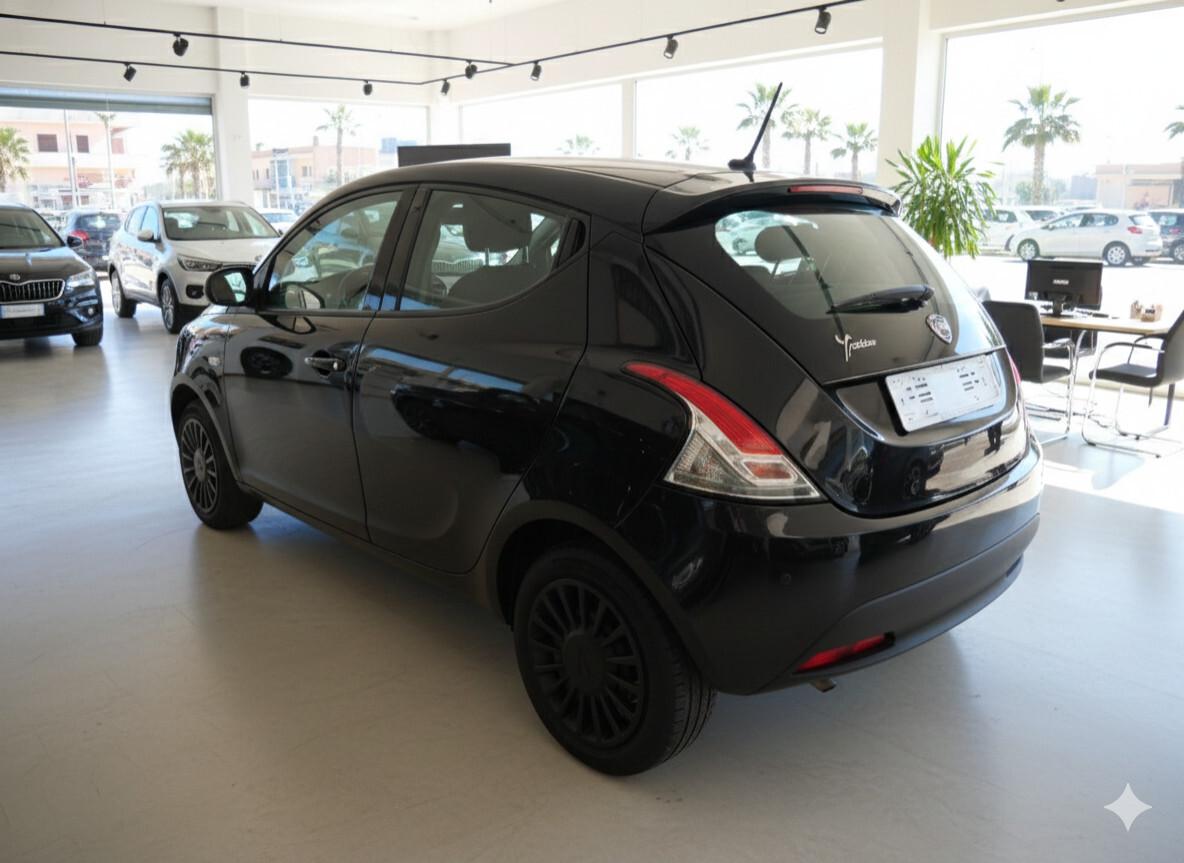 Lancia Ypsilon 1.0 S&S 70cv Hybrid