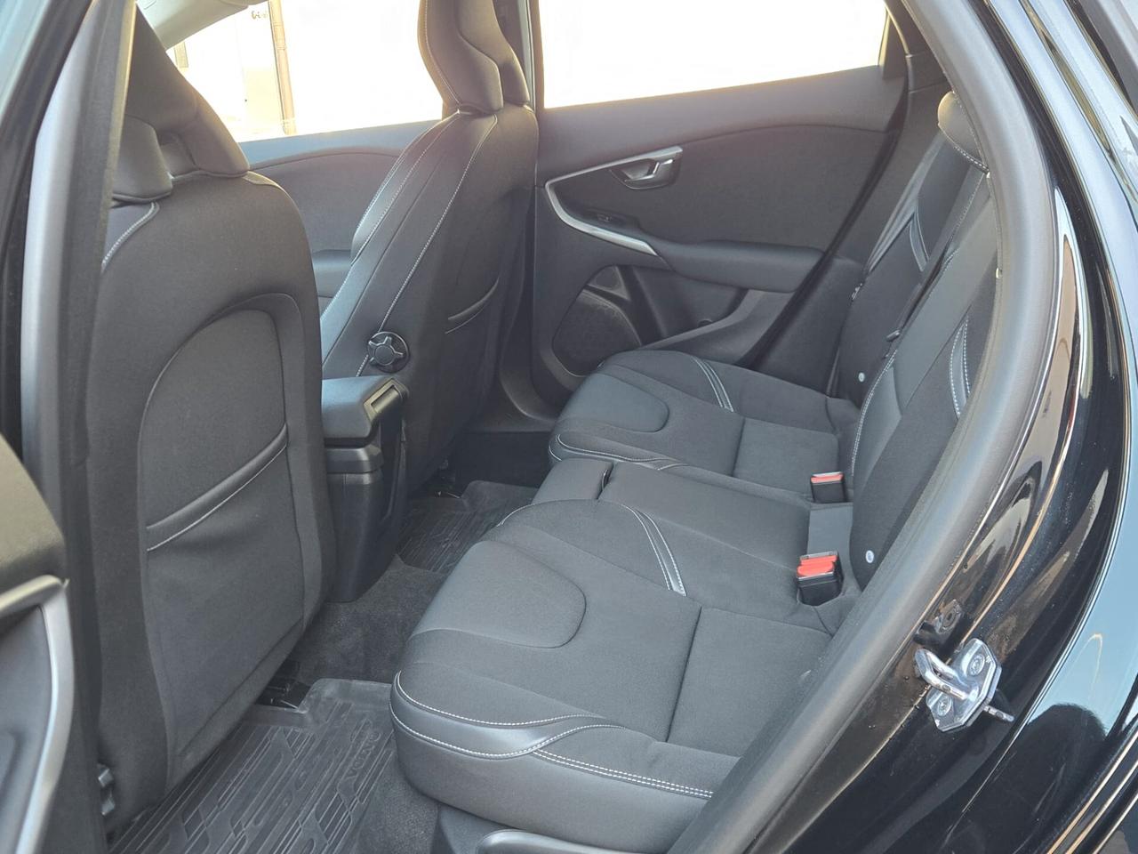 VOLVO V40 D2 MOMENTUM 2.0 DIESEL