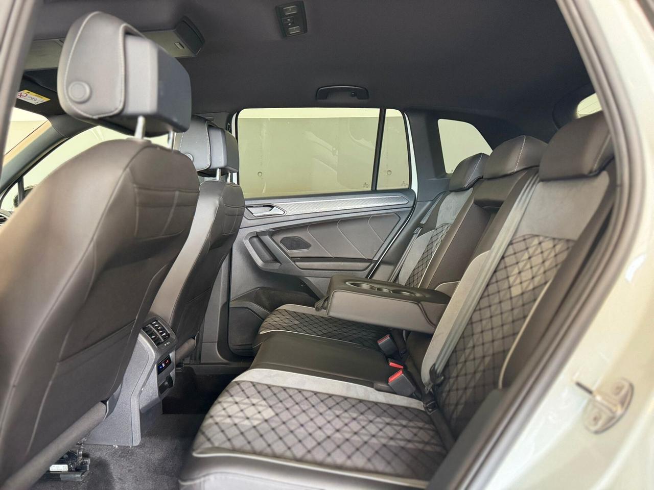 Volkswagen Tiguan 2.0 TDI 200 CV SCR DSG 4MOTION R-Line