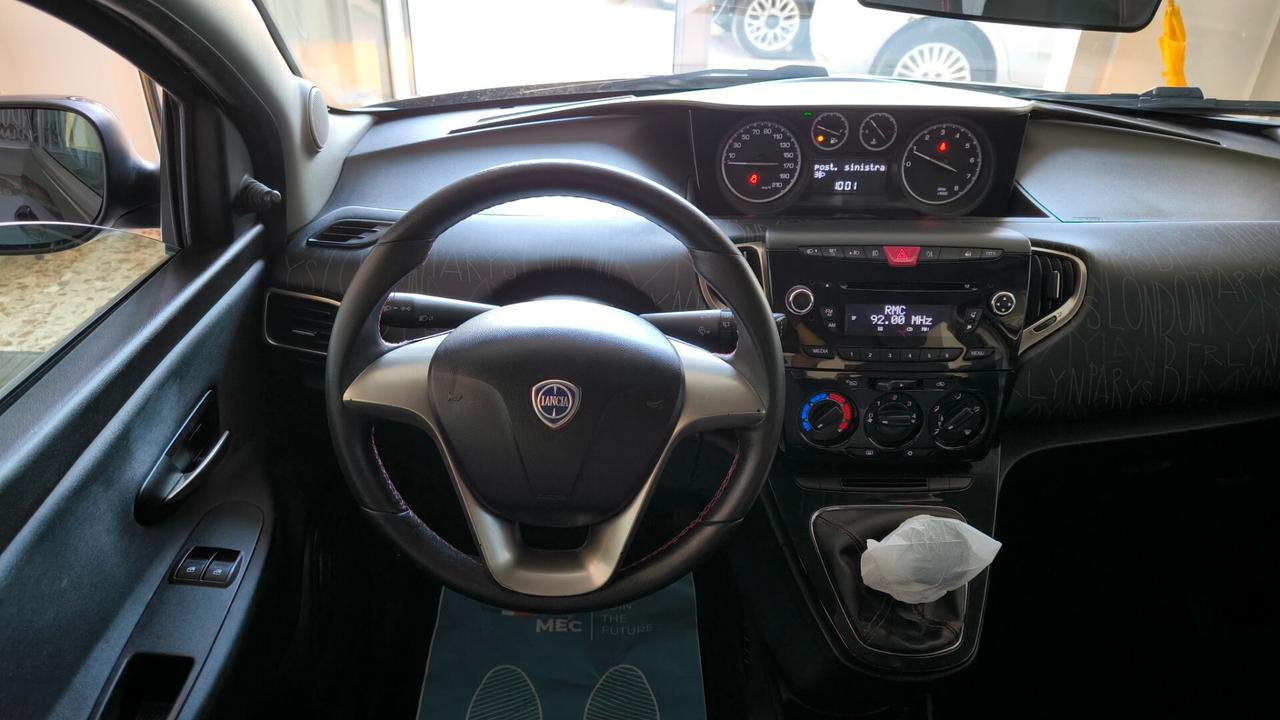 Lancia Ypsilon 1.2 69 CV 5 porte Gold Paris