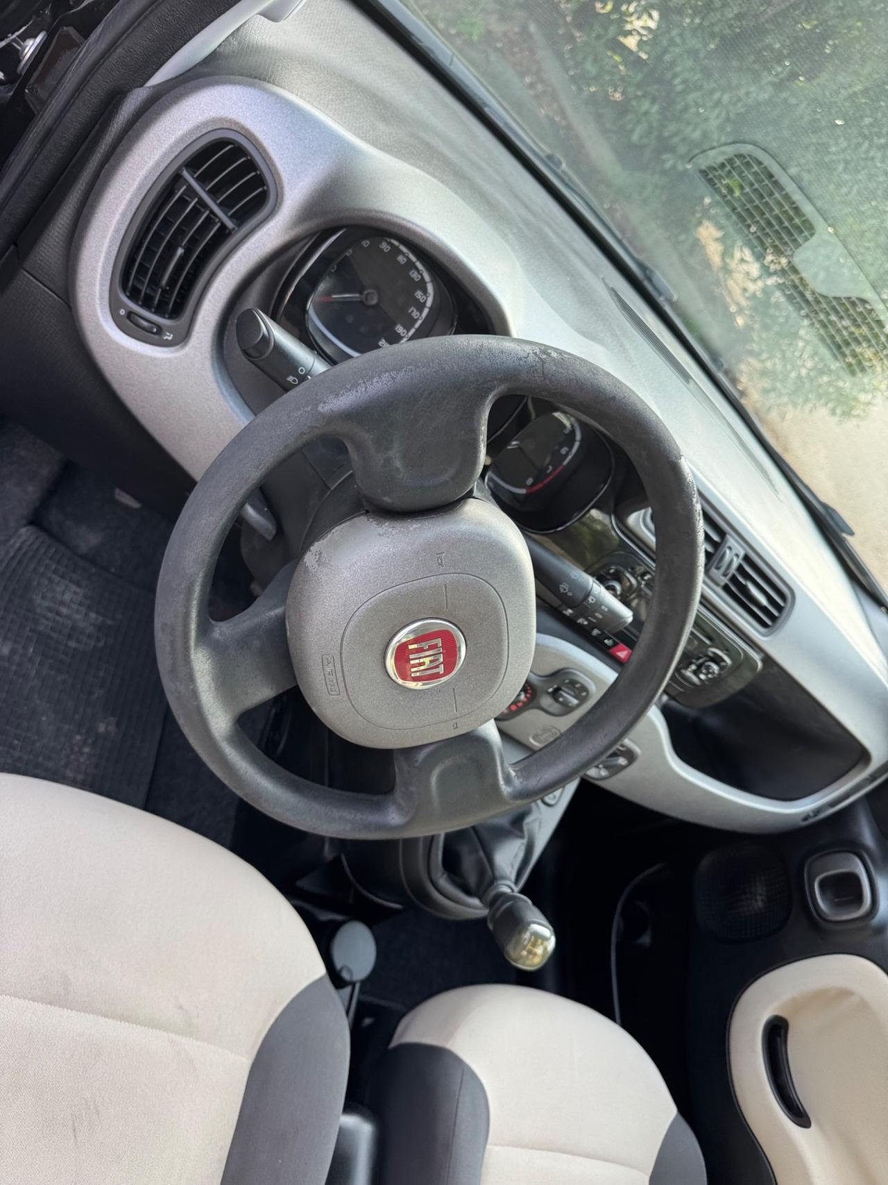 Fiat Panda 1.2 Lounge 5 posti neopatentati