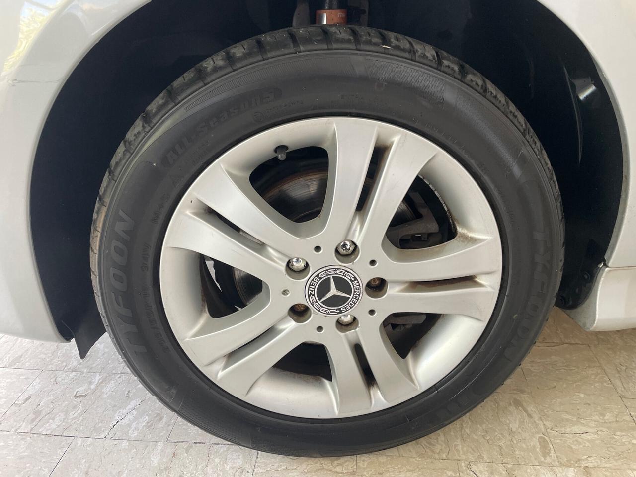 MERCEDES CLASSE B 180 116 CV "OK NEOPATENTATI"