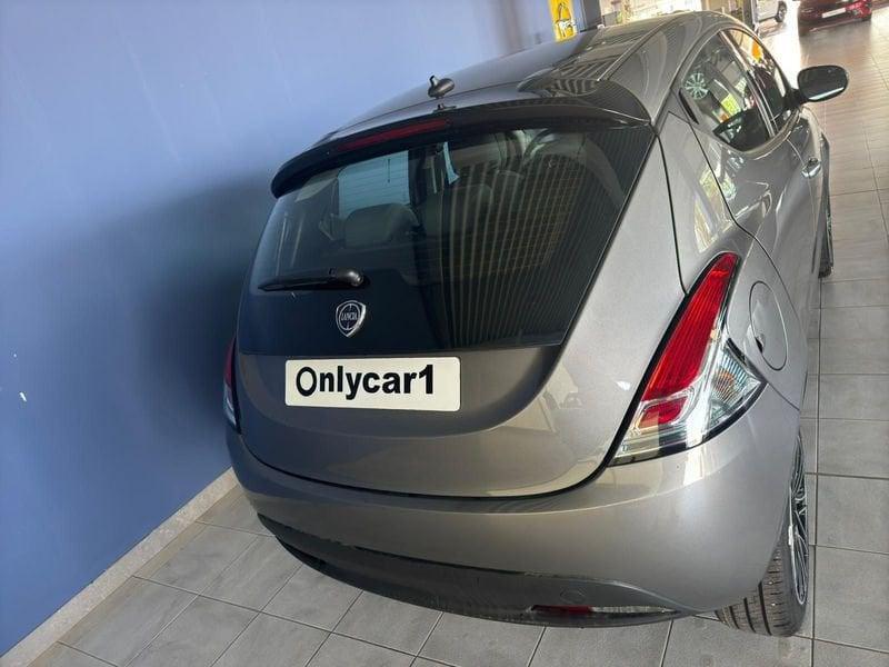 Lancia Ypsilon 1.0 FireFly 5 porte S&S Hybrid Oro