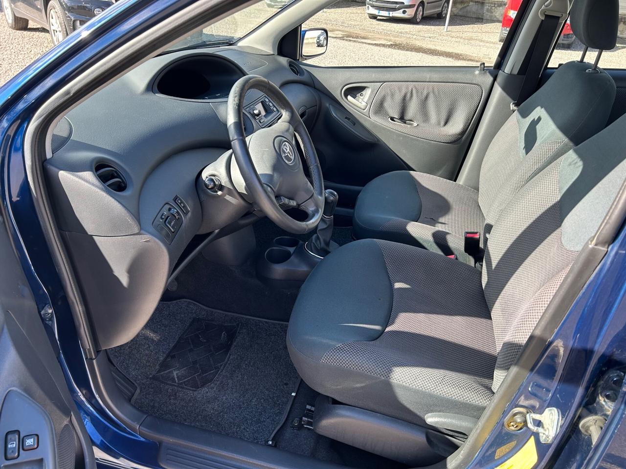Toyota Yaris 1.0i 16V cat 5 porte