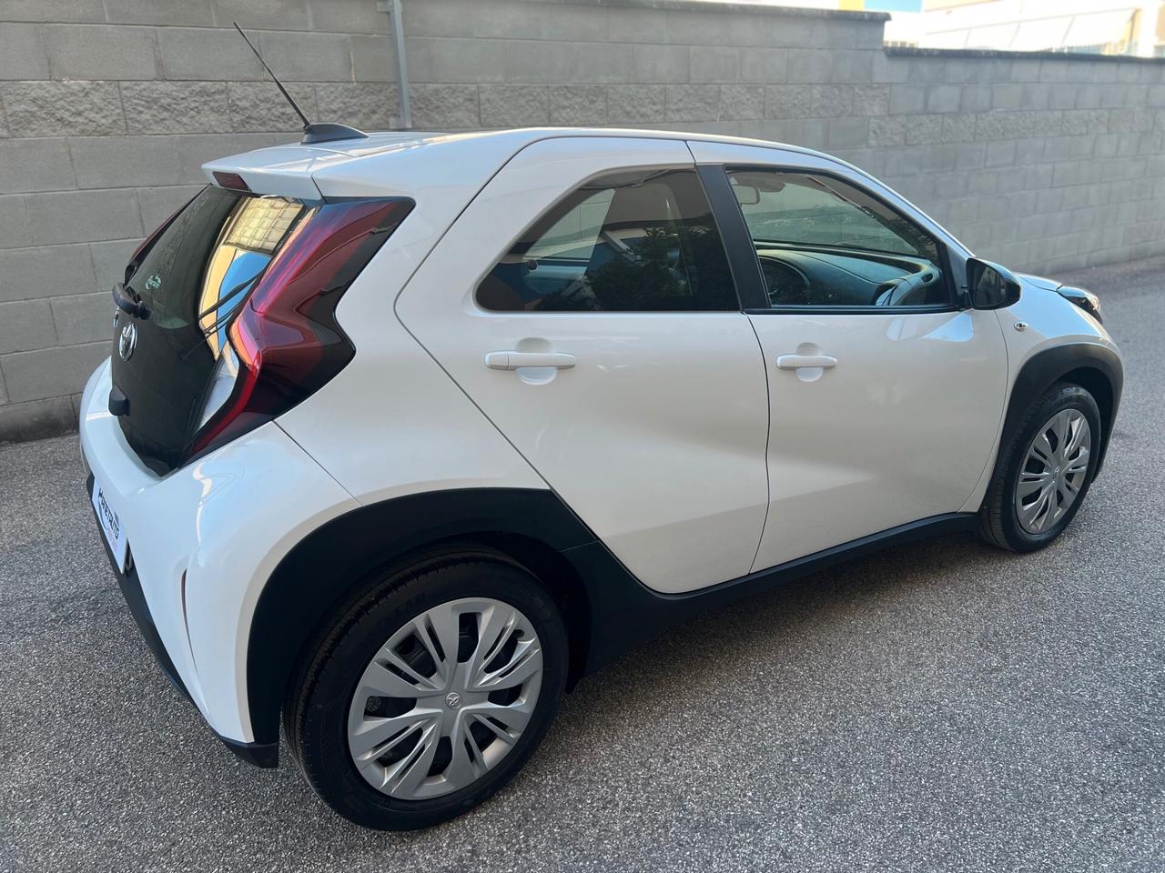 Toyota Aygo X 1.0 benz. 72cv Active CARPLAY/CAMERA/ACC