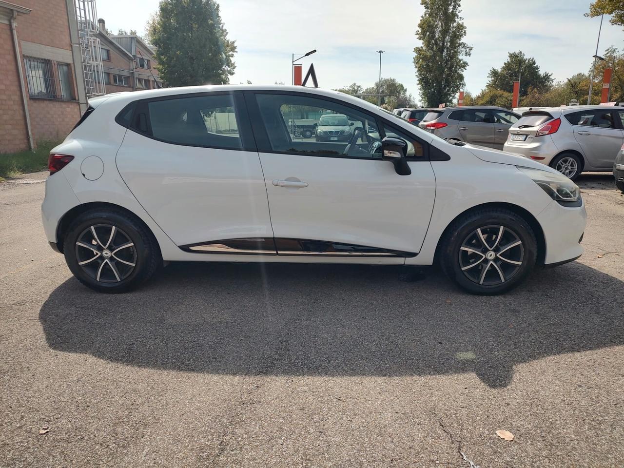 Renault Clio 1.2 75CV GPL 5 porte Live, BENZINA\GPL, OK NEOPATENTATI