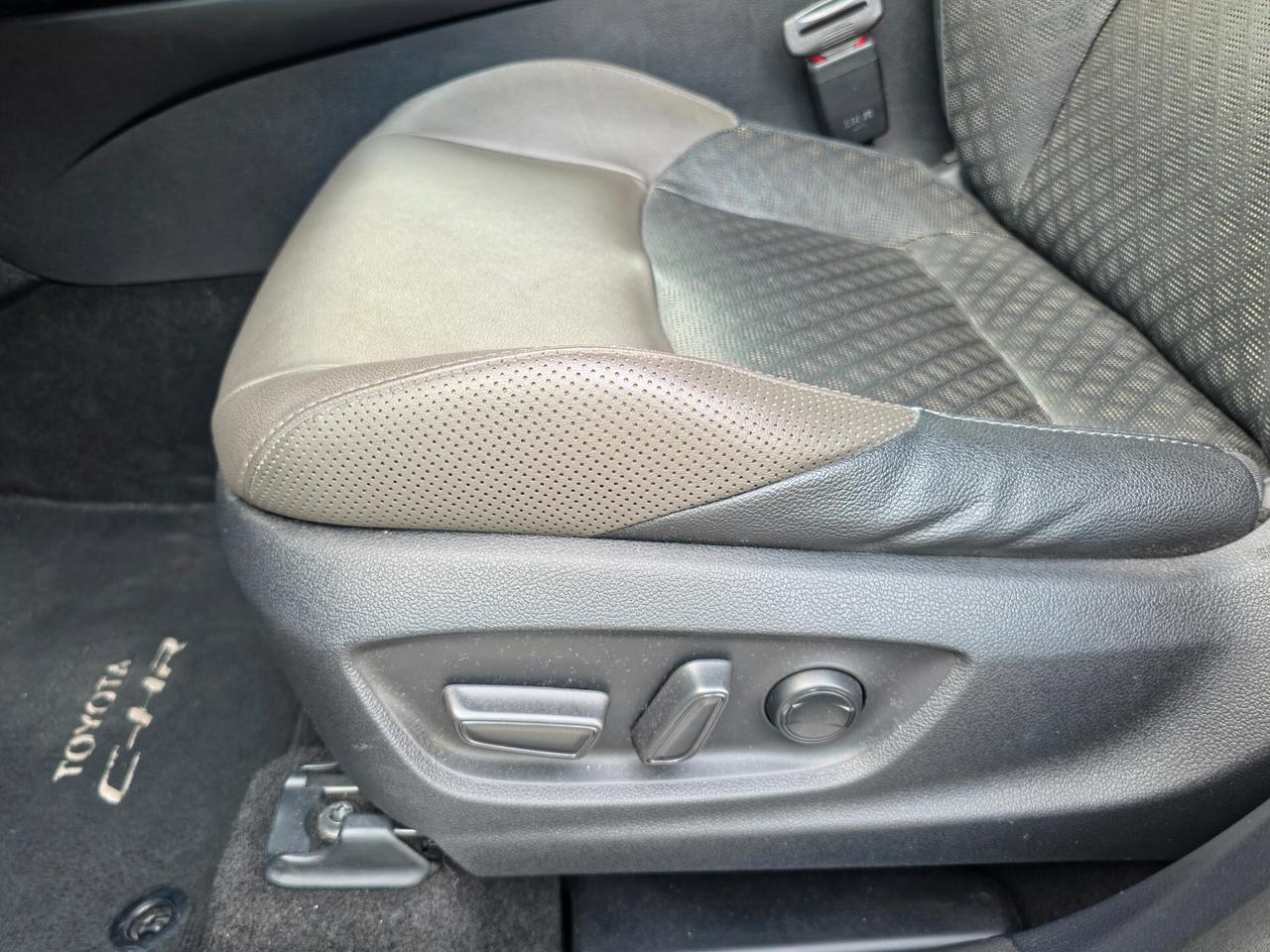 Toyota C-HR 2.0 Hybrid E-CVT Lounge CV-152 E6 Automatico 2021