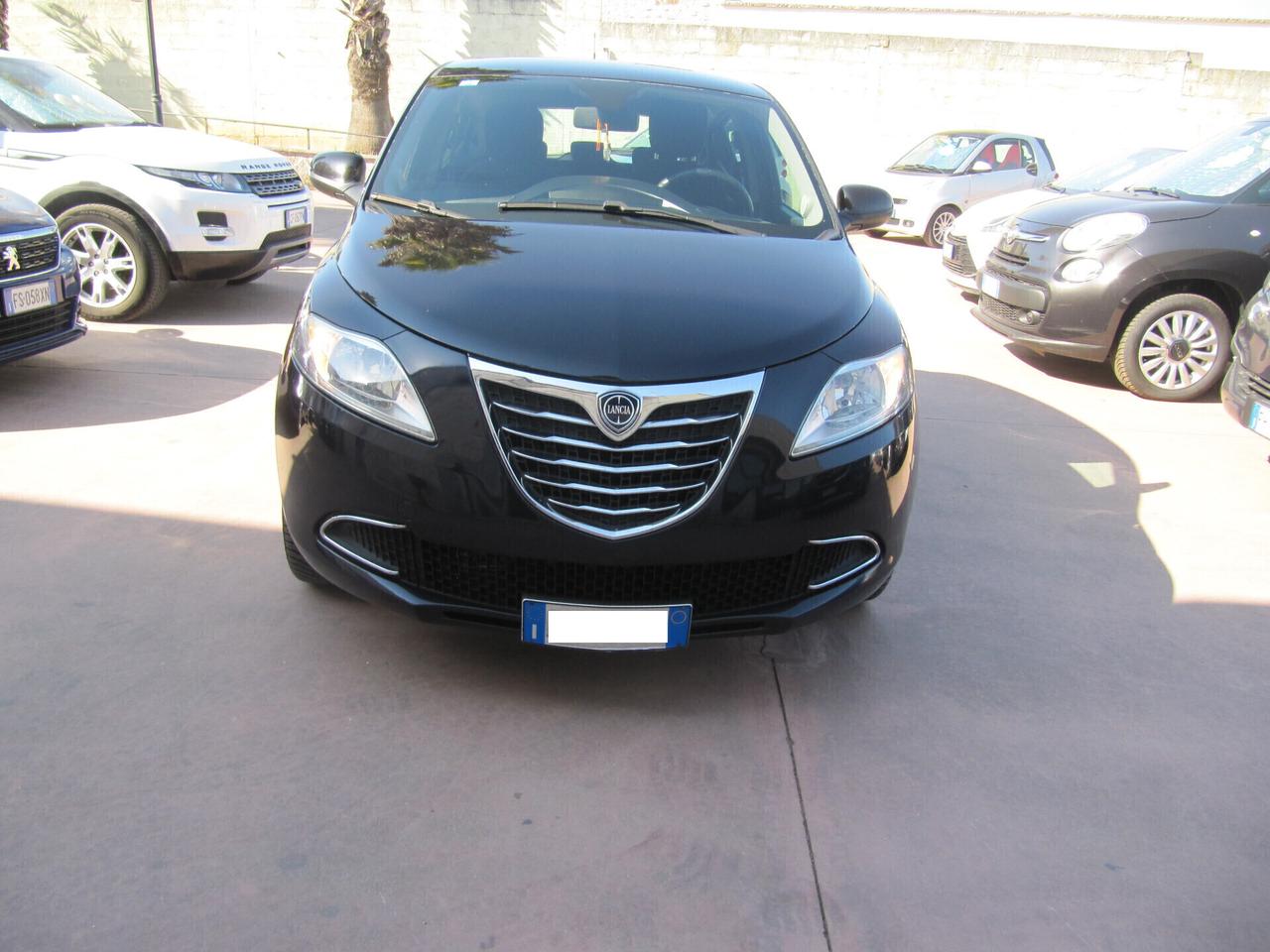 Lancia Ypsilon 1.3 MJT 16V 95 CV 5 porte S&S Silver - 2013