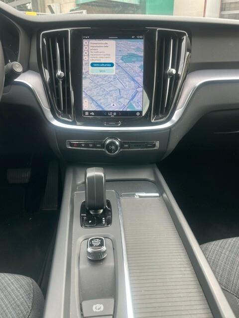 Volvo V60 B4 (d) Geartronic Momentum Business Pro Garanzia 24M