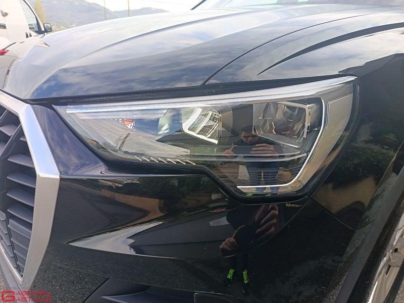 Audi Q3 35 TDI S tronic Business