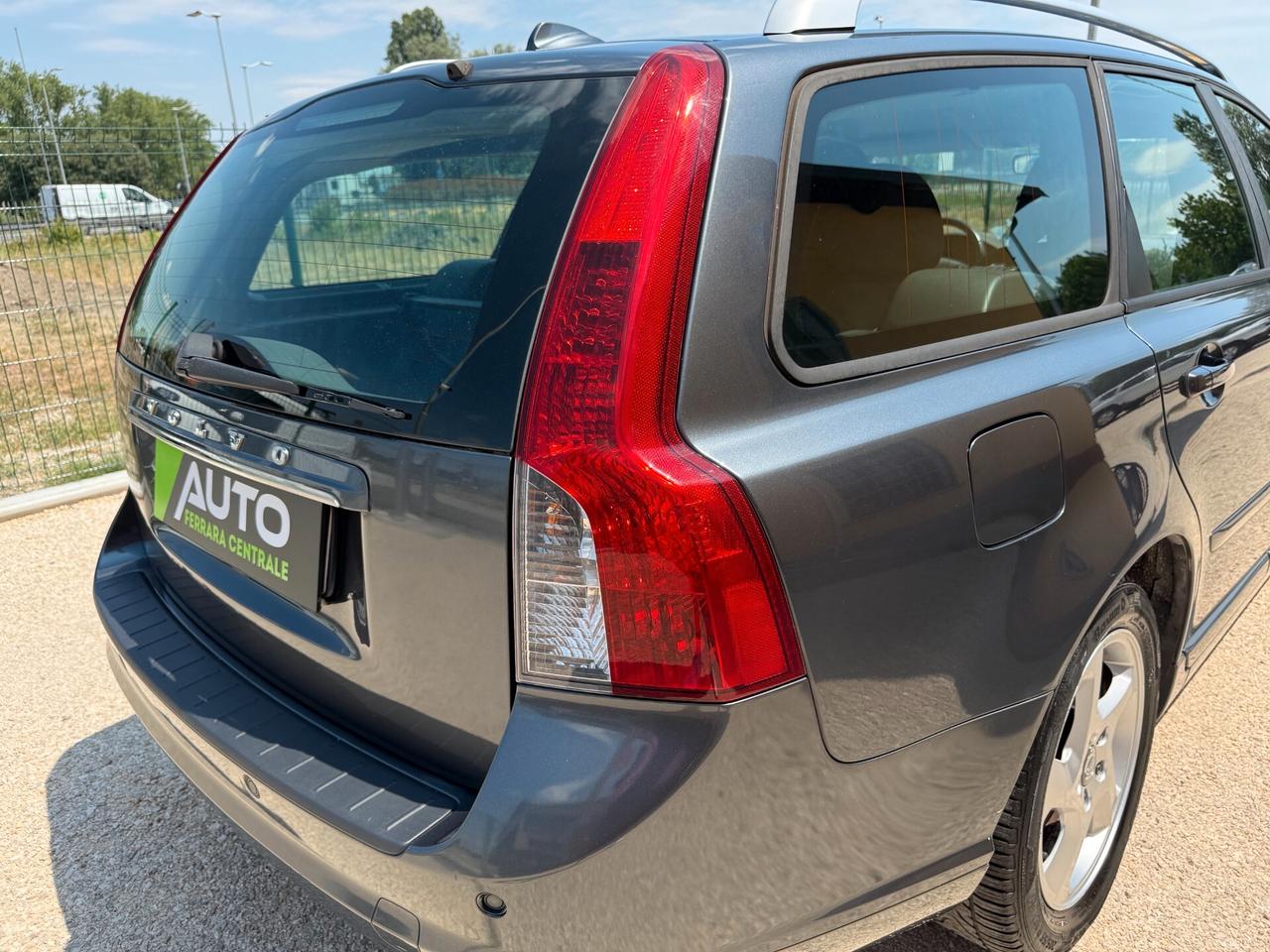 Volvo V50 D2 R-design