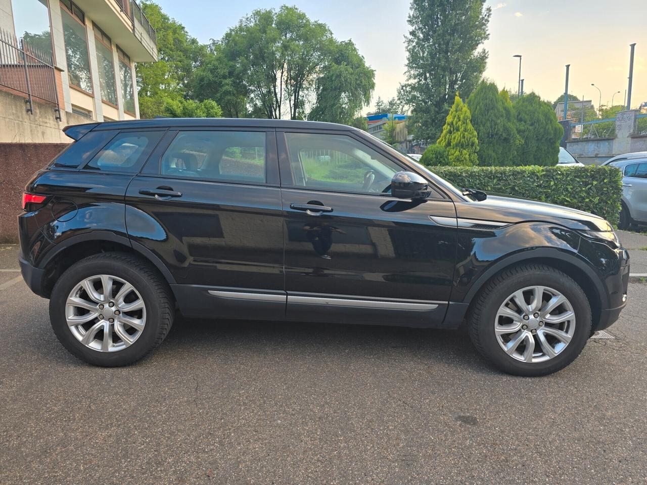 RANGE ROVER Evoque 2.0 td4 Pure Business Edition