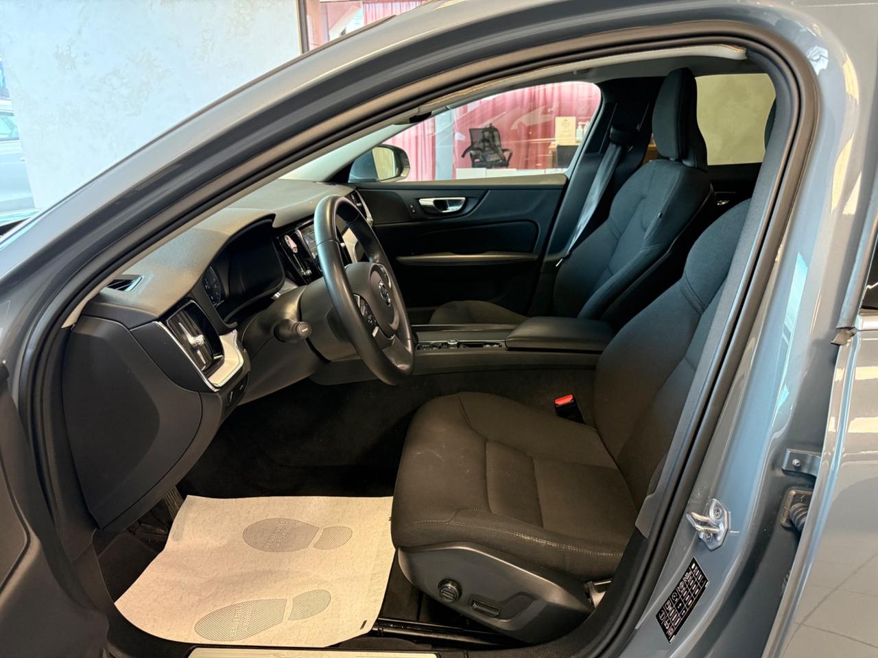 Volvo V60 B4 (d) Geartronic Momentum Business Pro