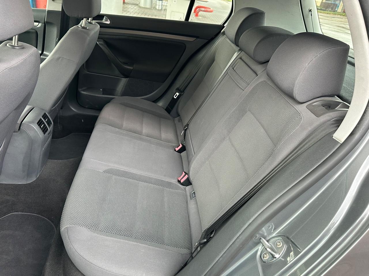 Volkswagen Golf 1.6 16V FSI 5p. Sportline