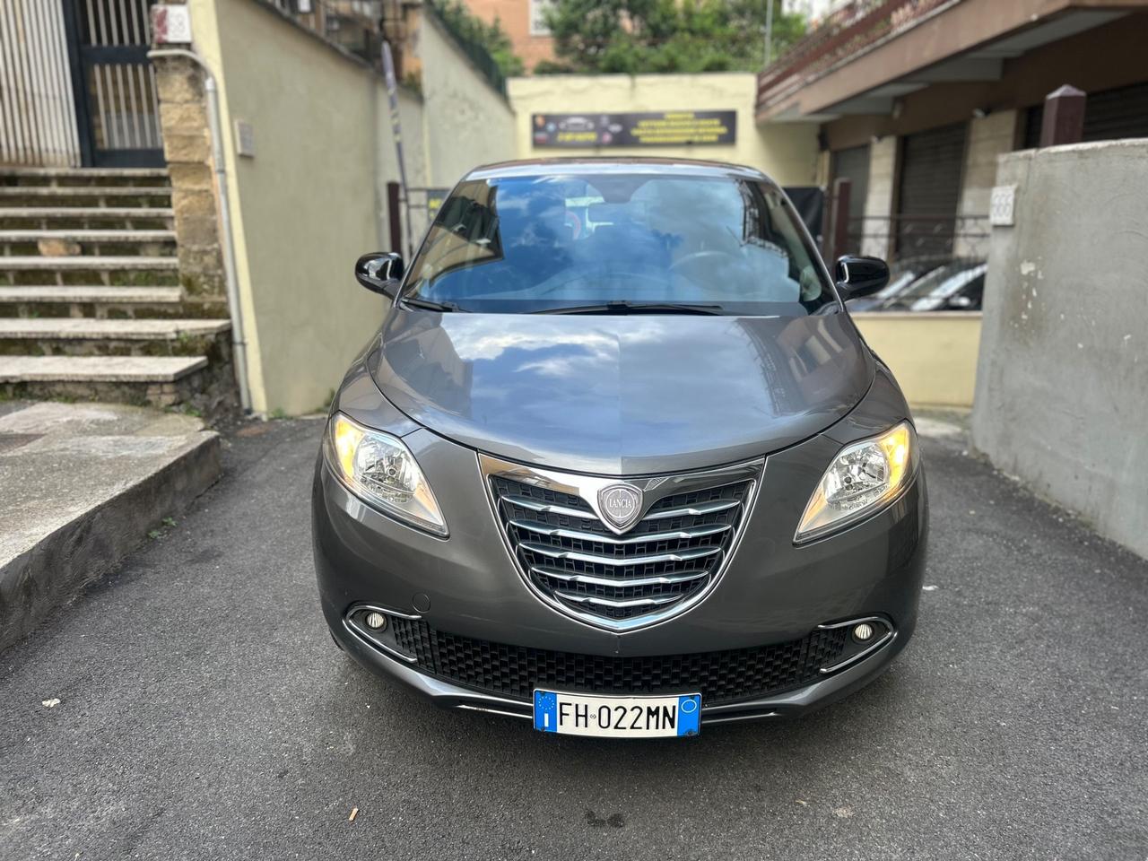 Lancia Ypsilon 1.2 69 CV 5 porte Platinum