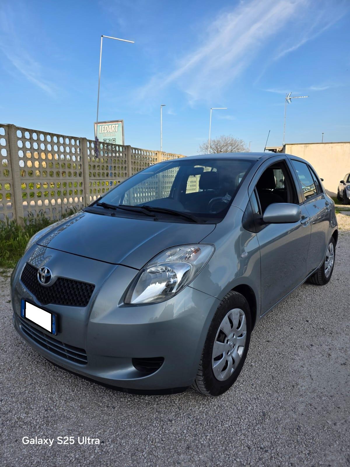 Toyota Yaris 1.0 5 porte Sol