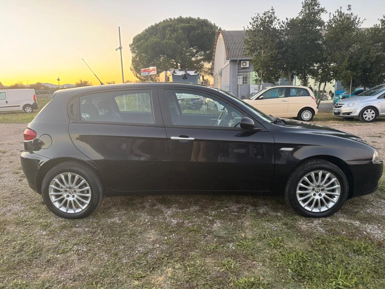 Alfa Romeo 147 1.6 Benz 5 porte SOLO 119.000 KM