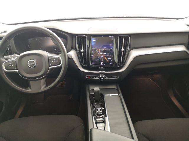 VOLVO XC60 B4 (d) AWD Geartronic Momentum