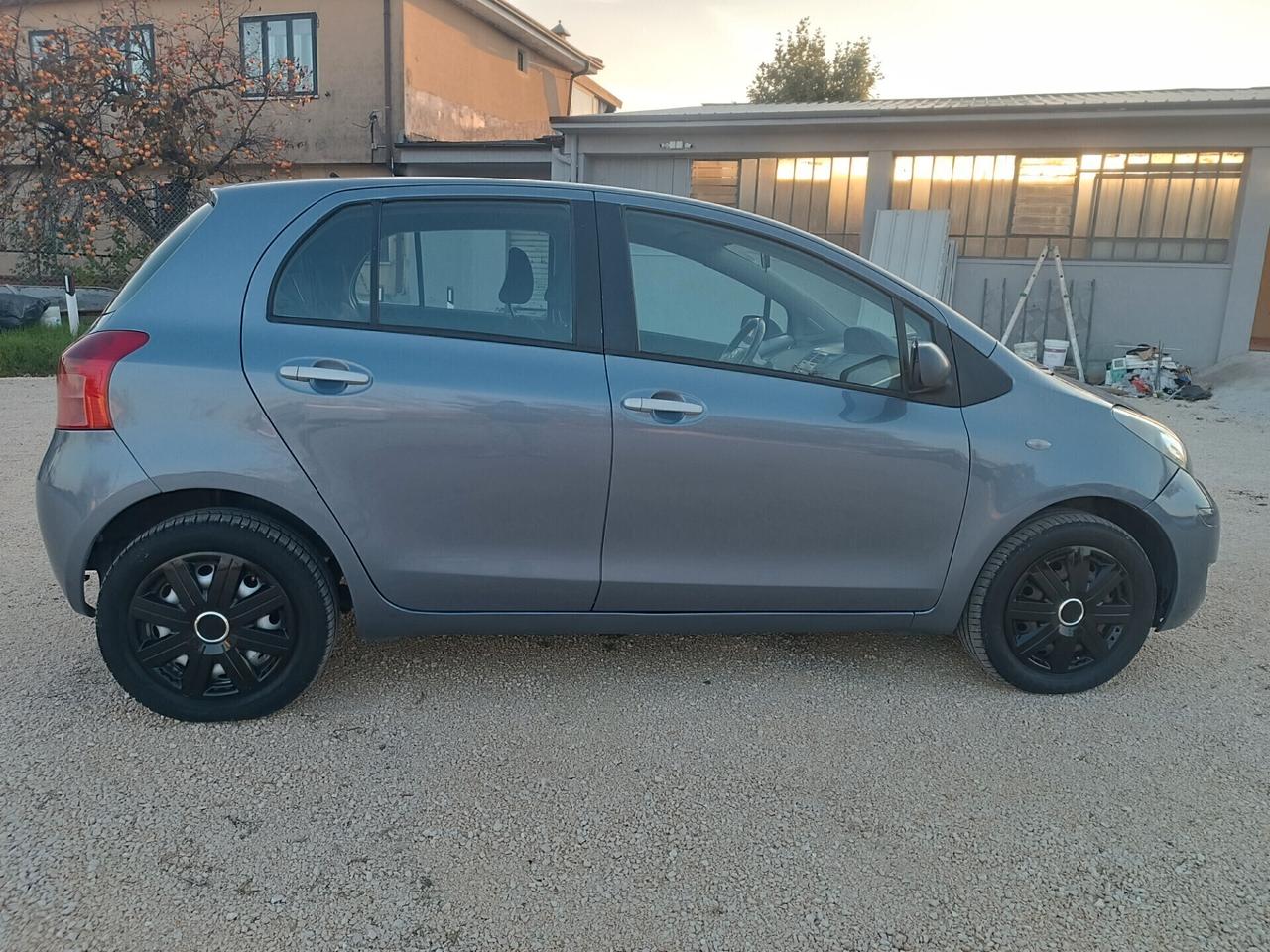 Toyota Yaris 1.3 benzina frizione nuova