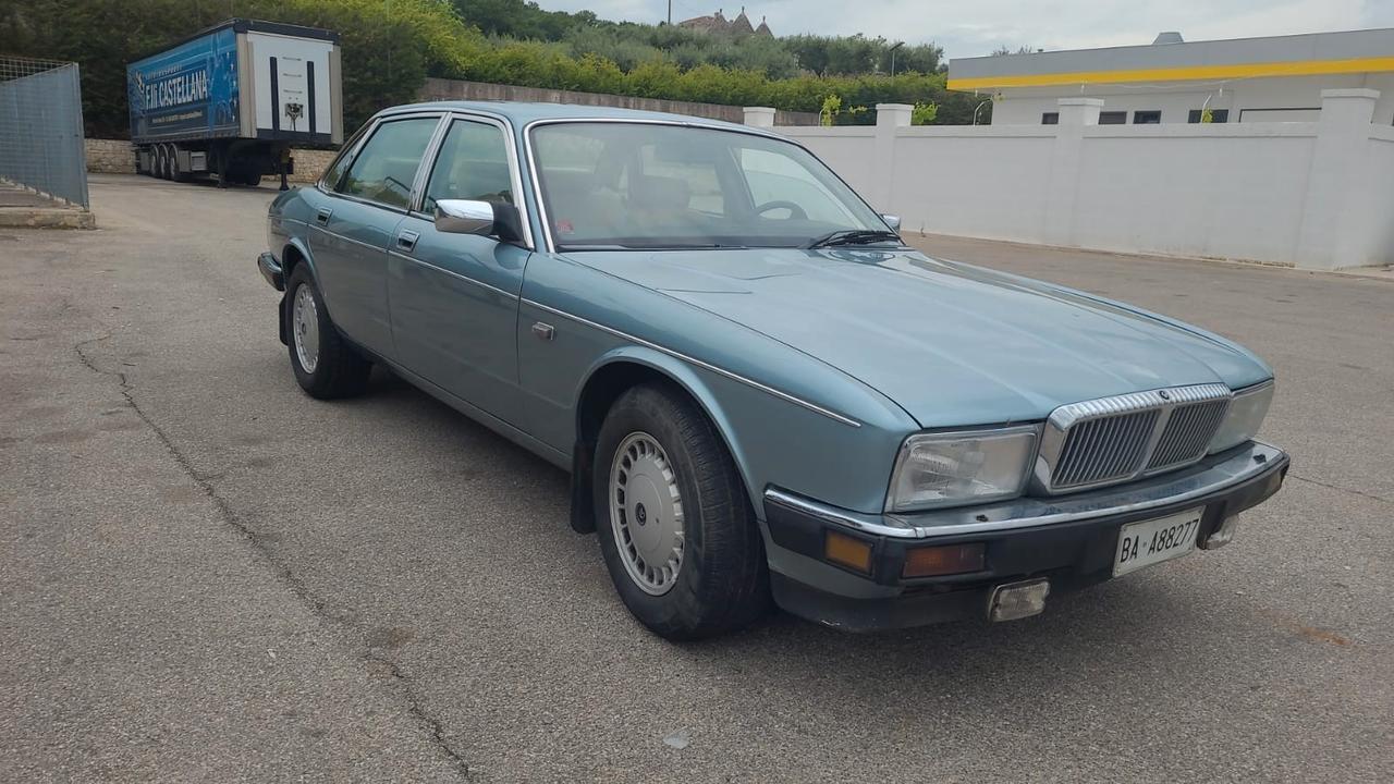 Jaguar XJ40 Jaguar