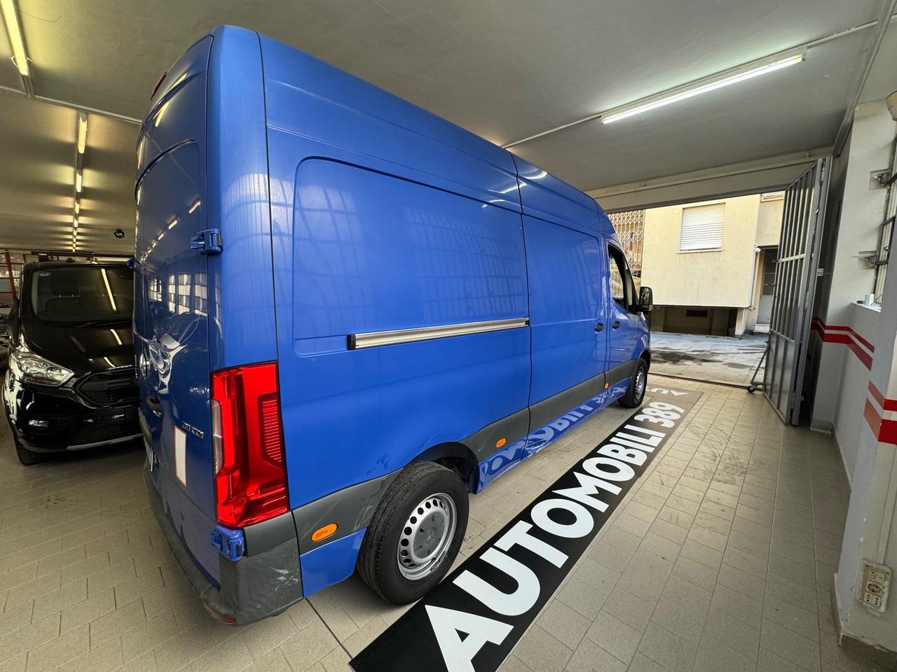 Mercedes Benz Sprinter F39/33 311 FWD TN