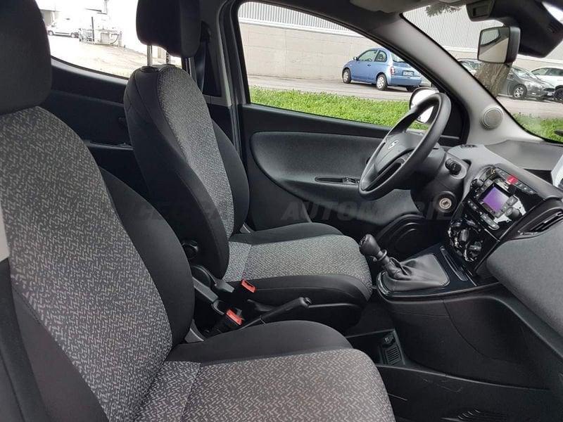 Lancia Ypsilon Ypsilon 1.0 firefly hybrid Silver s&s 70cv 5p.ti