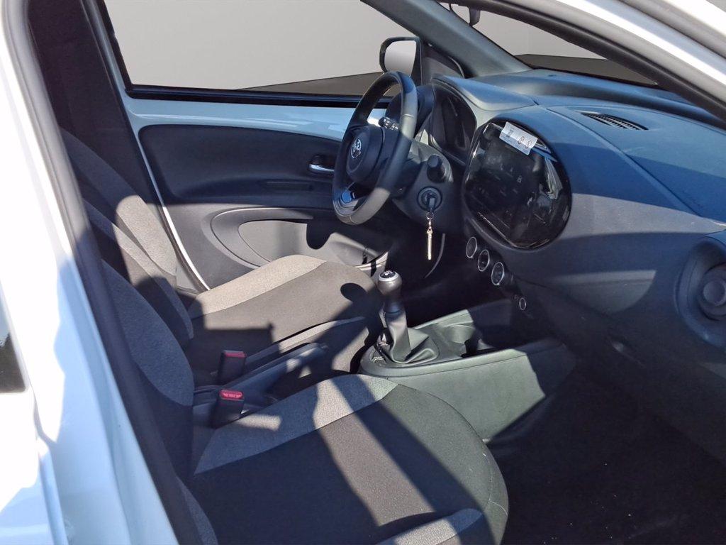 TOYOTA Aygo x 1.0 active 72cv del 2025