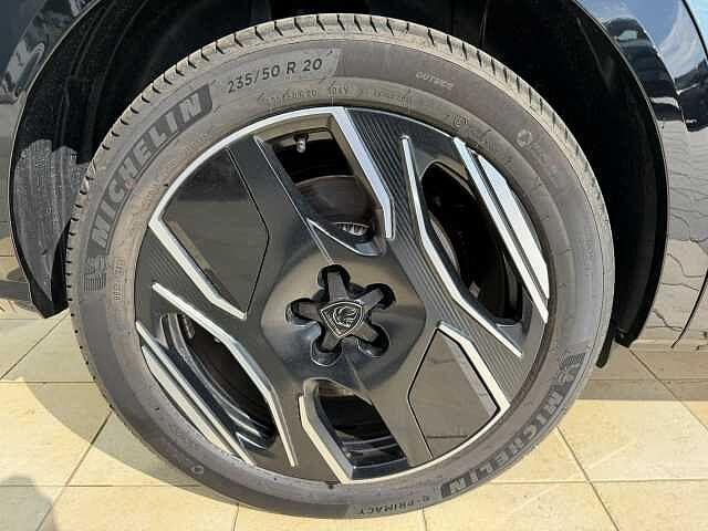 Peugeot 5008 motore elettrico (73kWh) 210 CV GT