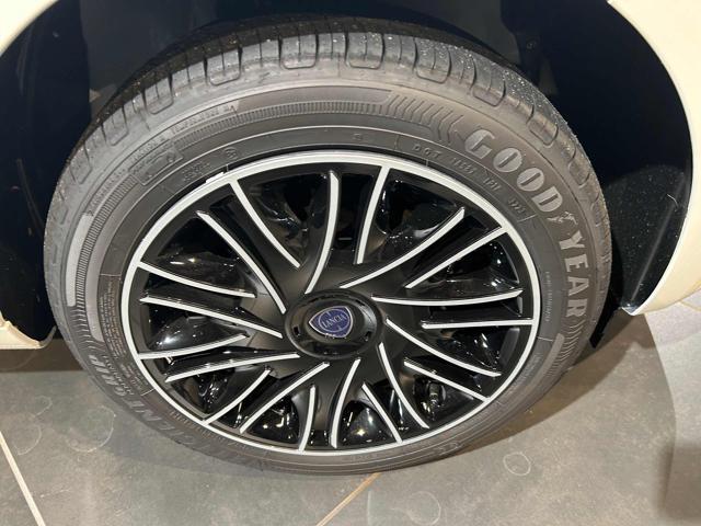 LANCIA Ypsilon 1.0 FireFly 5 porte S&S Hybrid Silver Plus