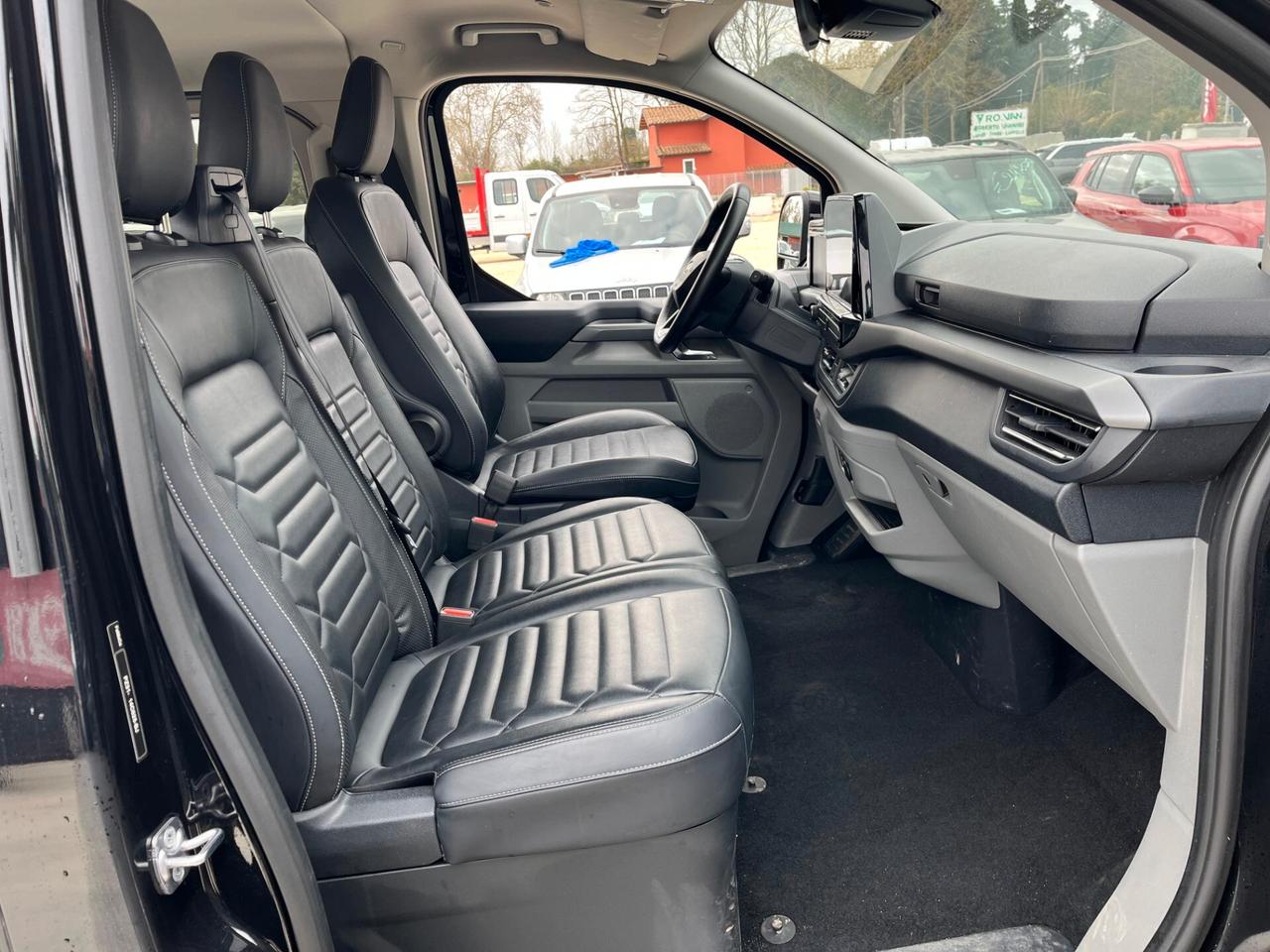 Ford Tourneo Custom 320 L2H1 2.0 170CV AUTO