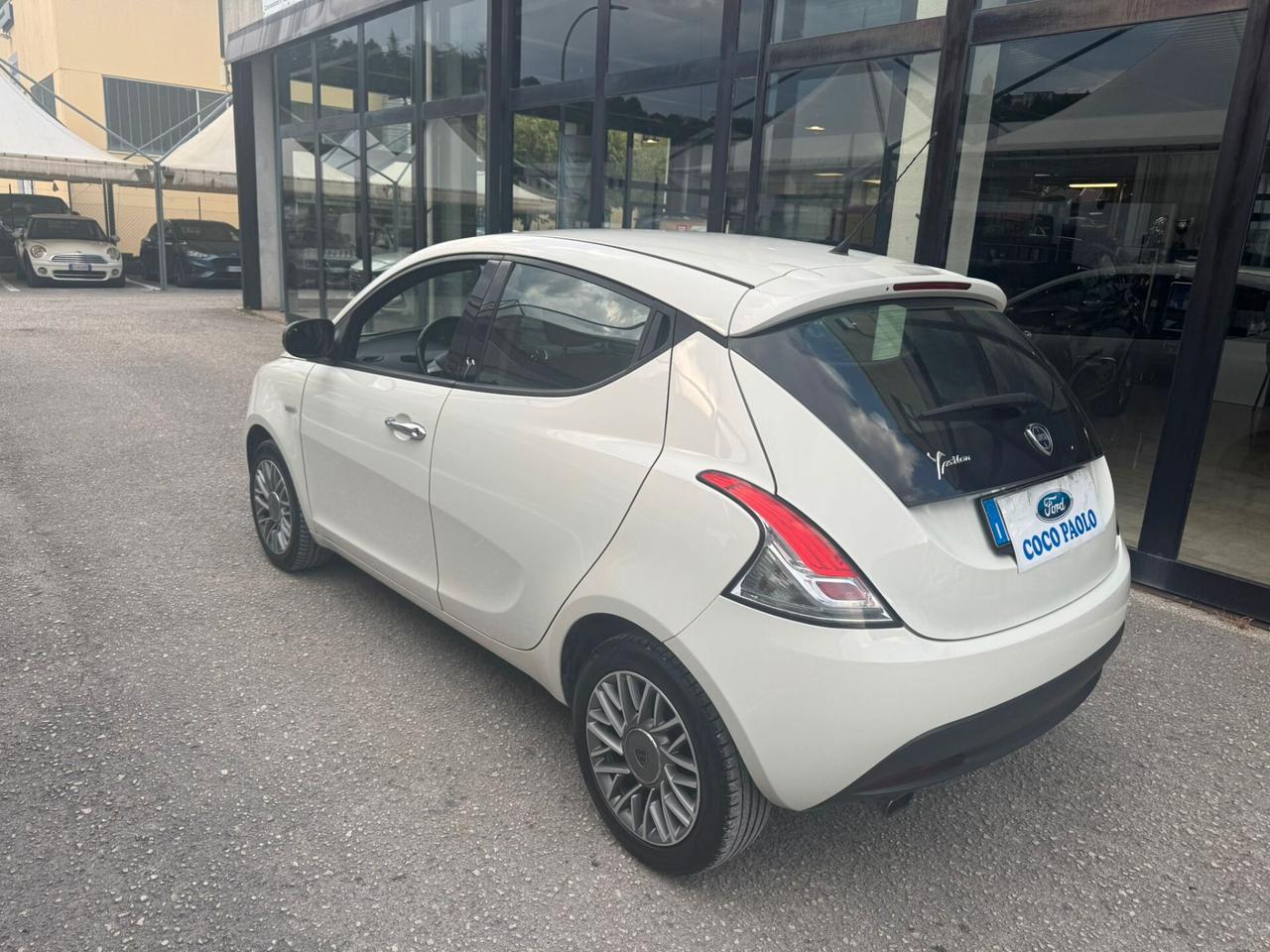 Lancia Ypsilon 1.3 MJT 16V 95 CV 5 porte S&S Silver