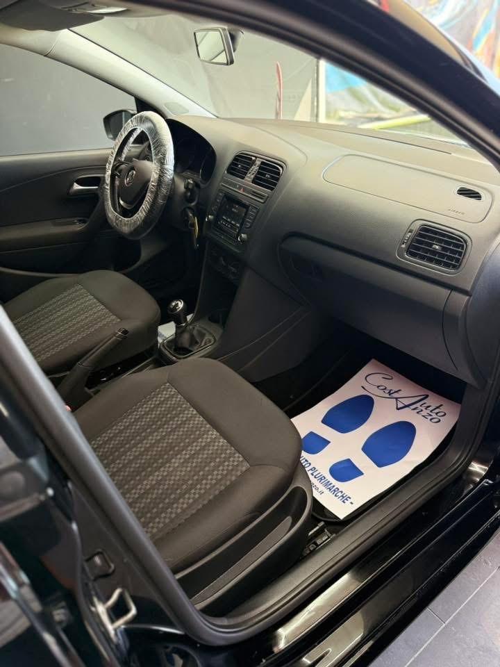 Volkswagen Polo 1.0 Benzina Trendline 2016 82000 km
